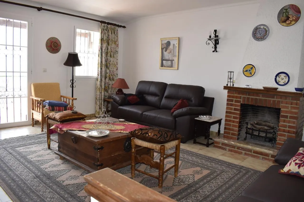 فيلا نيرخافي C/ Abetos 12 Urb. Algarrobo