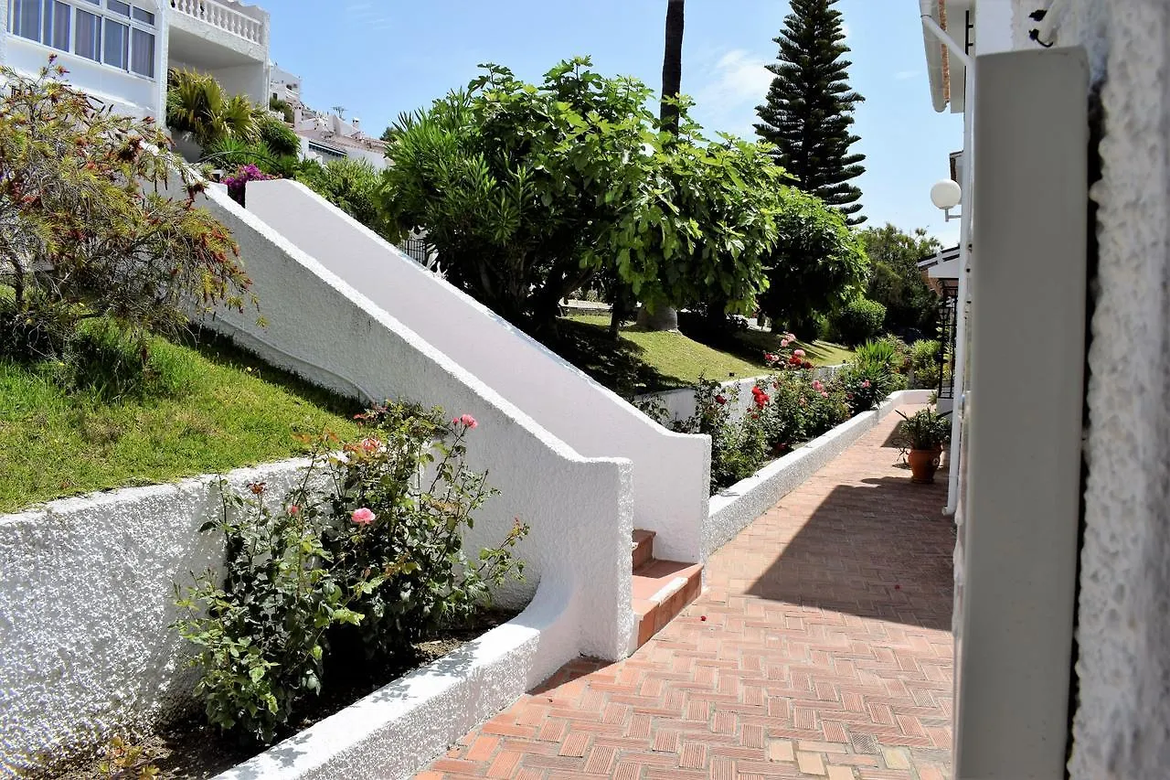 فيلا نيرخافي C/ Abetos 12 Urb. Algarrobo إسبانيا