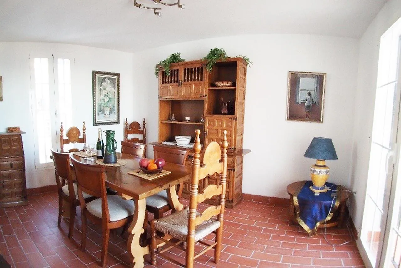 بيت للعطل فيلا نيرخافي C/ Abetos 12 Urb. Algarrobo