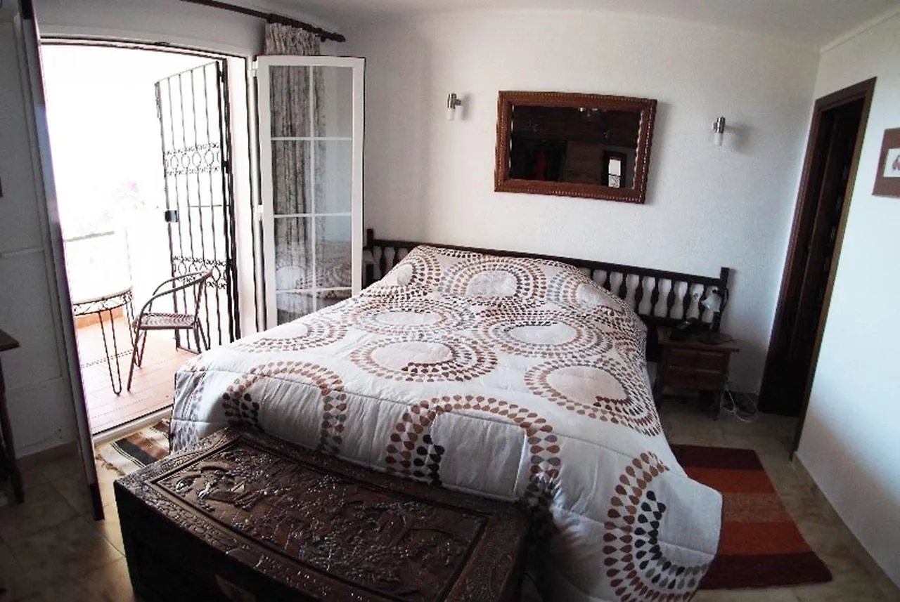 فيلا نيرخافي C/ Abetos 12 Urb. Algarrobo بيت للعطل